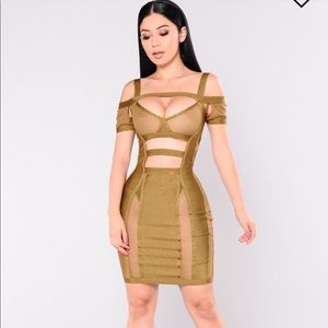Tarah dress FASHION NOVA (Olive)